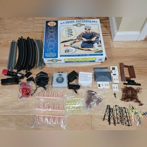 Bachmann E-Z Track Nickel Silver Layout Expander Set (HO Scale) with extra acces